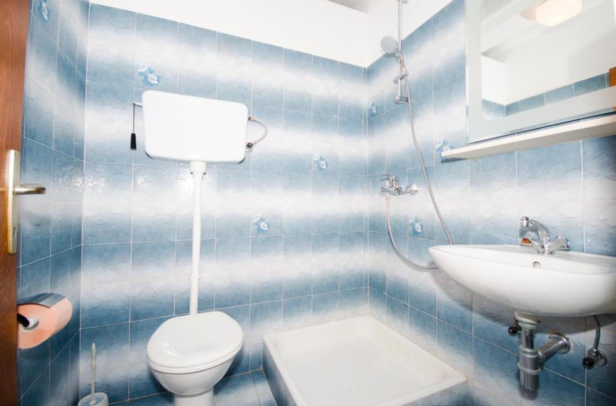 Guest House Rooms Rose Molunat Ngoại thất bức ảnh